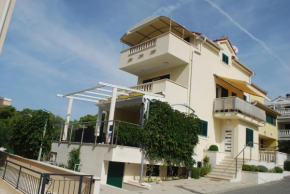 Отель Apartments Villa Lili Lovetovo  Водице